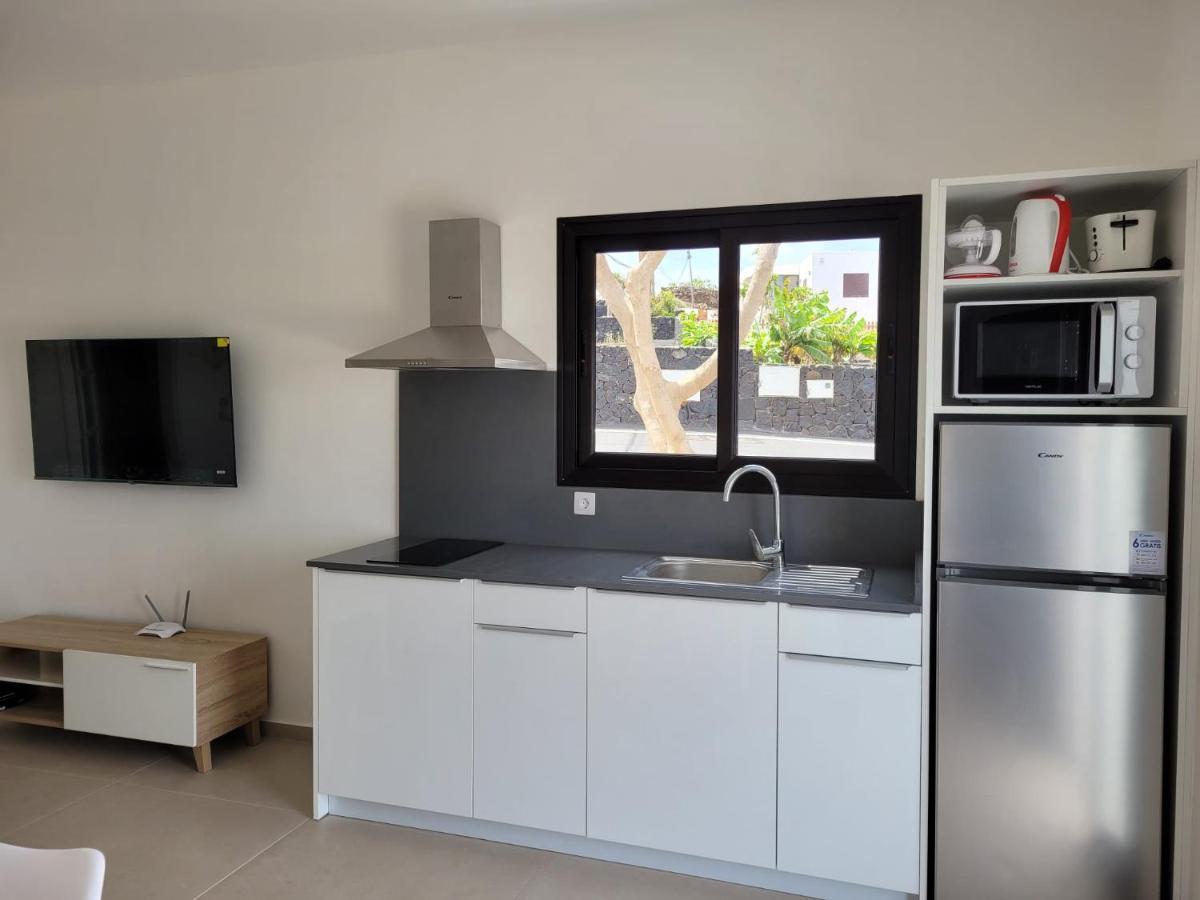 Apartamentos Falcon Tinajo Εξωτερικό φωτογραφία
