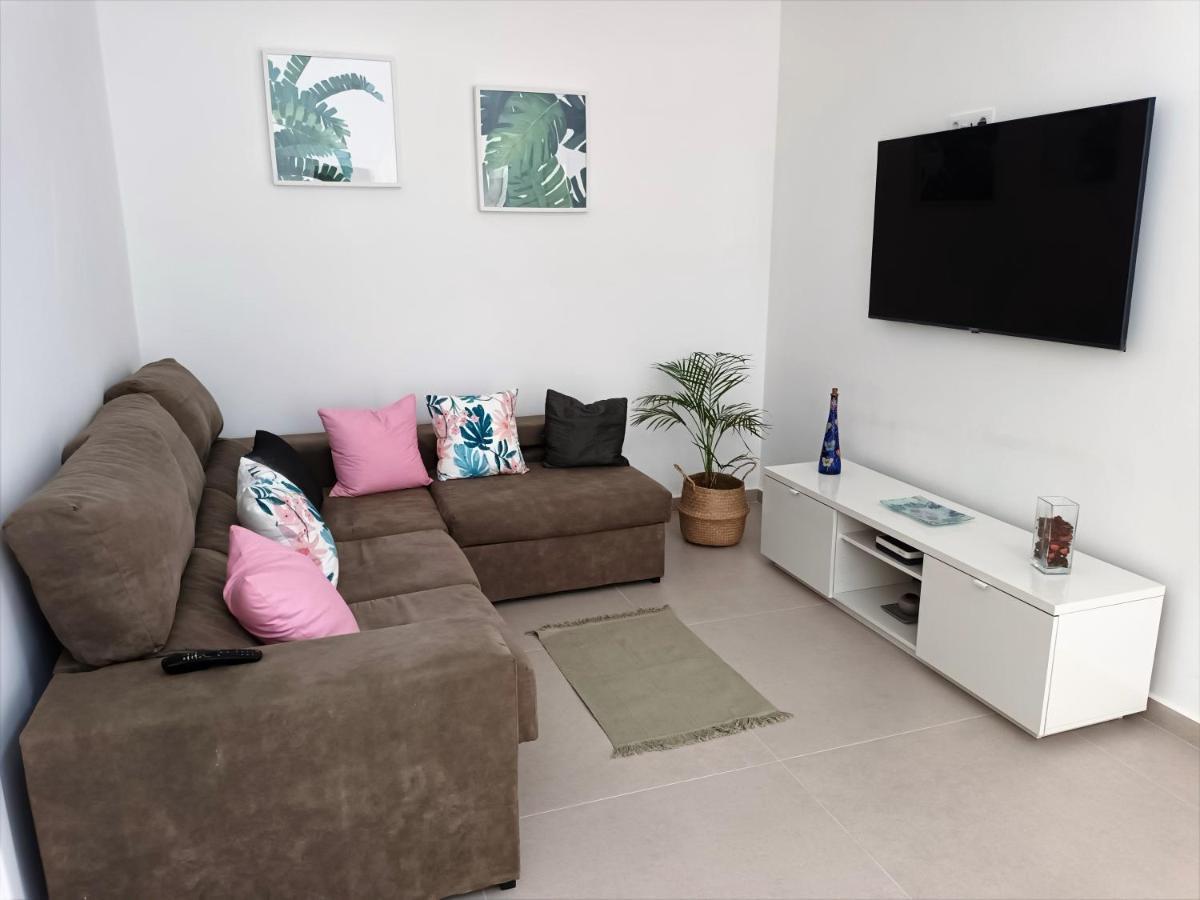 Apartamentos Falcon Tinajo Εξωτερικό φωτογραφία