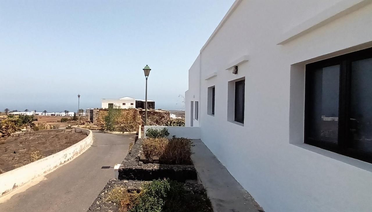 Apartamentos Falcon Tinajo Εξωτερικό φωτογραφία
