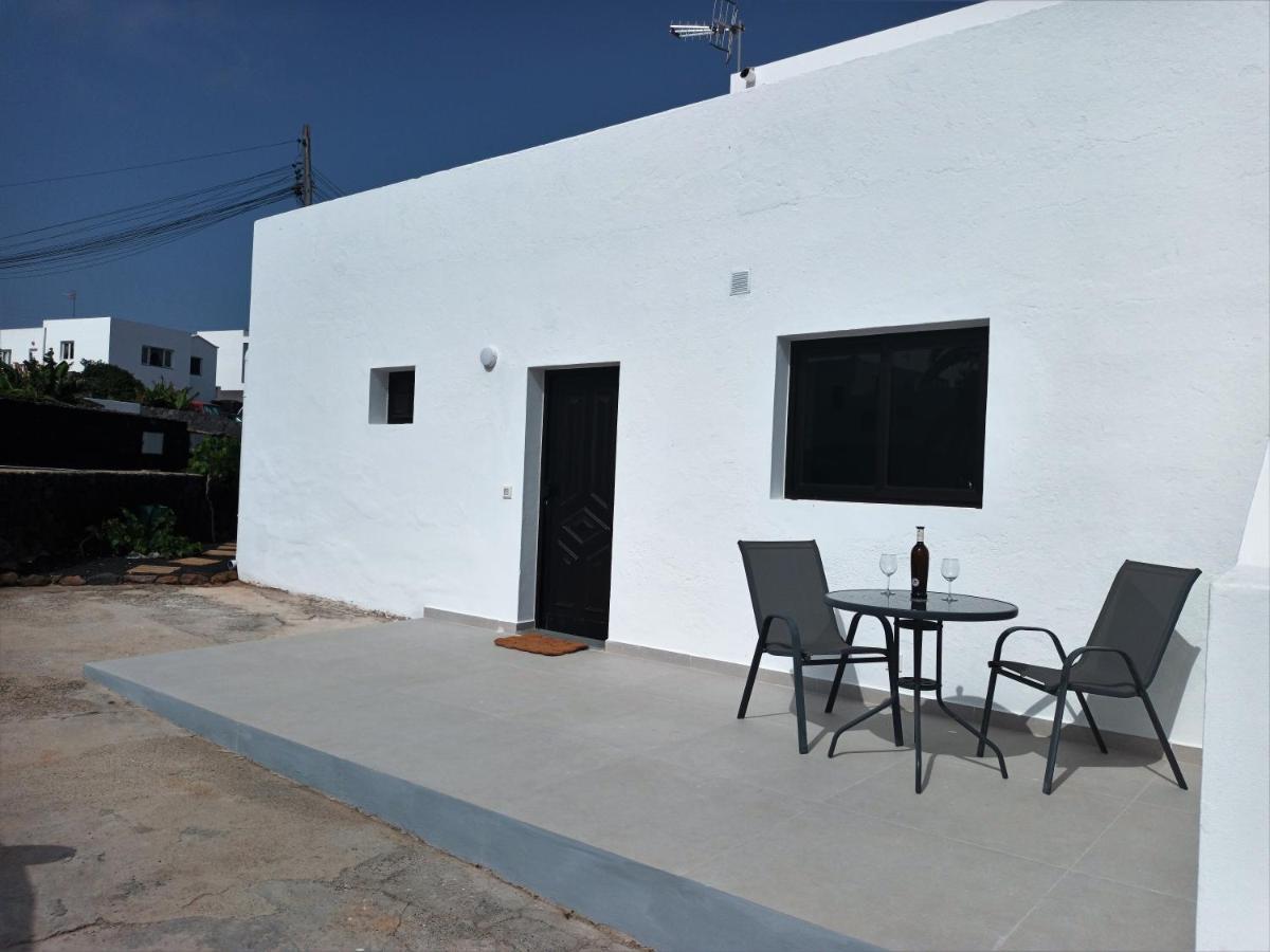 Apartamentos Falcon Tinajo Εξωτερικό φωτογραφία