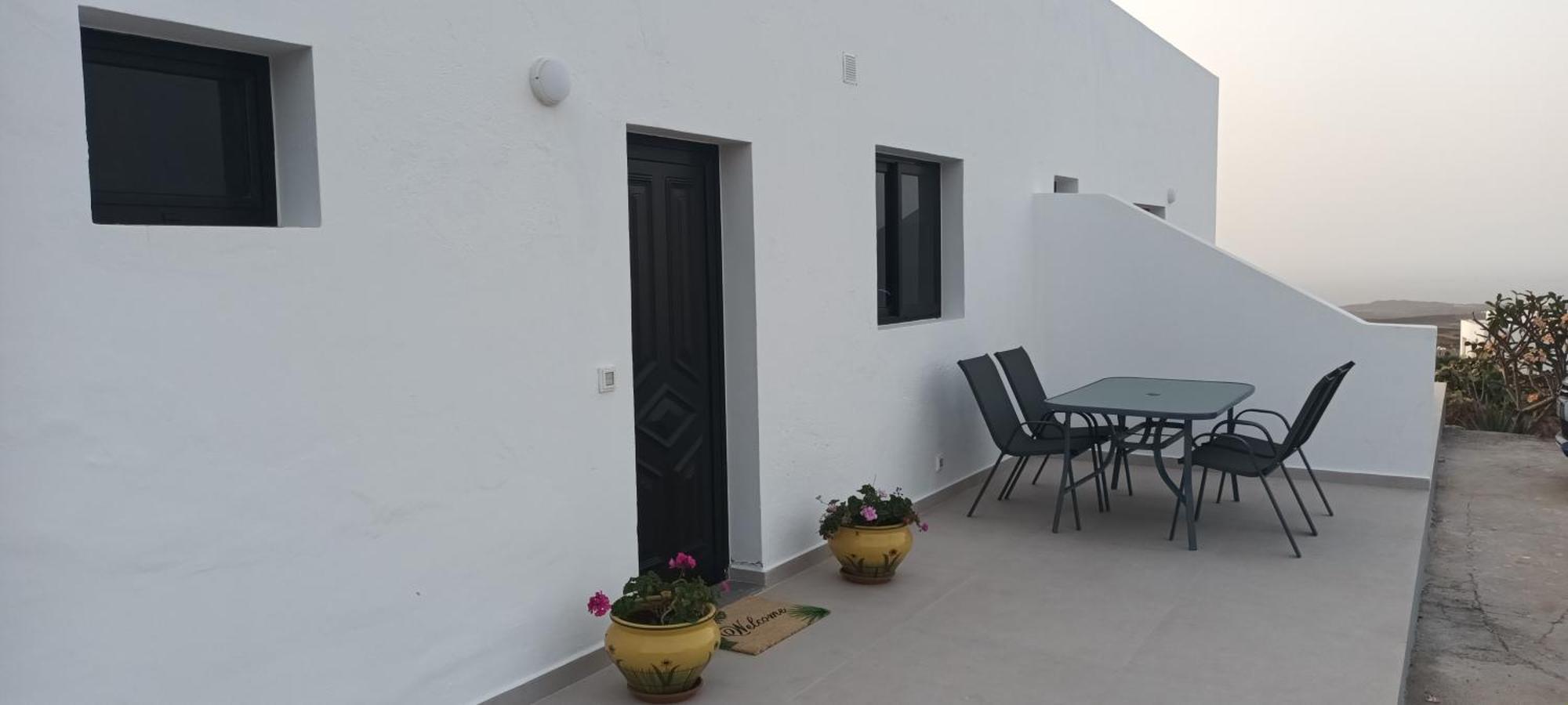 Apartamentos Falcon Tinajo Εξωτερικό φωτογραφία